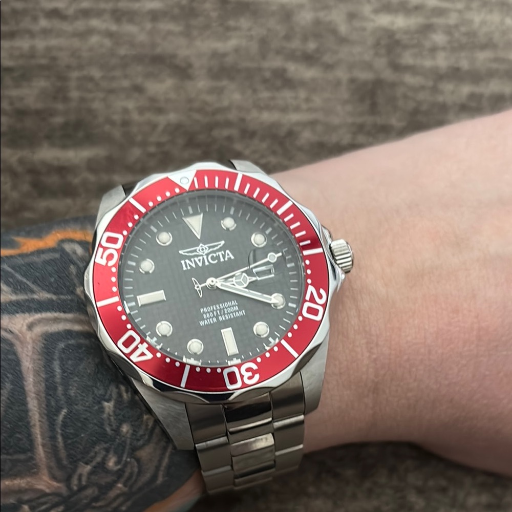 Invicta Men's Silver and Red Watch Professional Diver